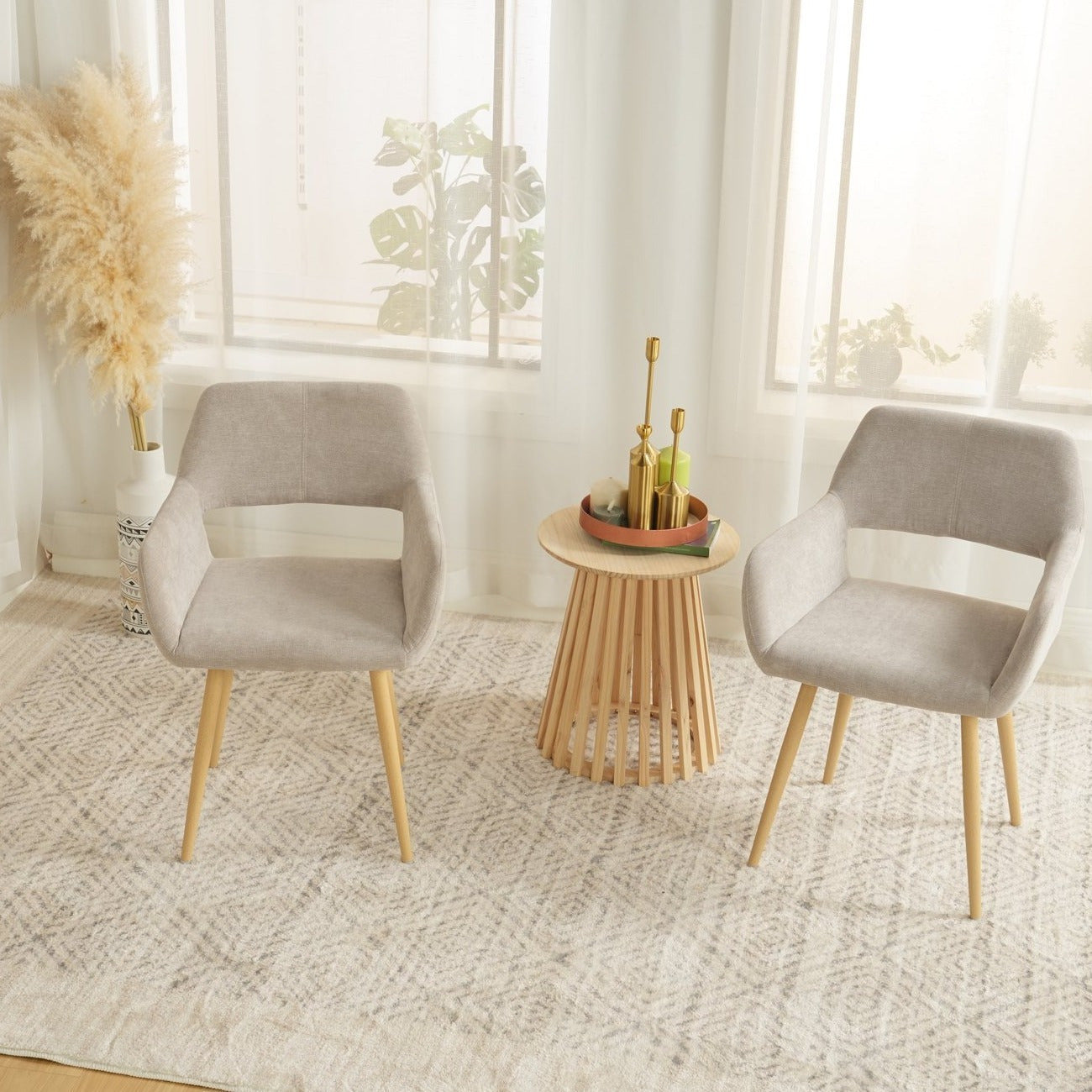 Eetkamerstoel – Stoel Met Armleuning – Designstoel – Keukenstoel – Scandinavische Stoel – Comfortabel Gestoffeerd – Metaal Met Houten Poten – Beige – 56x56x78 cm