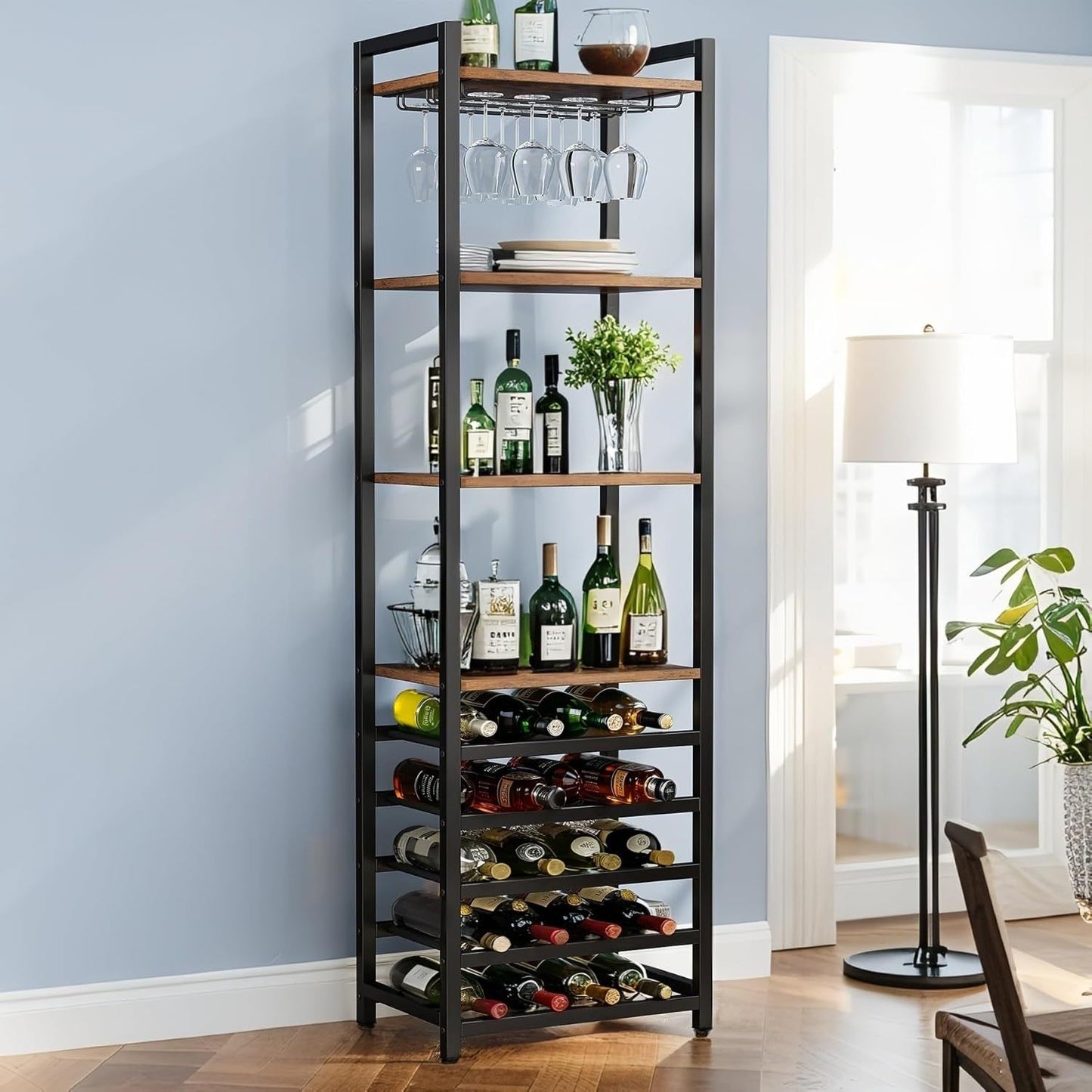 Wijnrek – Flessenrek – Wijnhouder – Wandrek – Organizer – 9-Laags Bruin Metaal – Inclusief Glazenhouder & Opbergruimte – Voor 20 Flessen – Industrieel Design – 45x35x180 cm