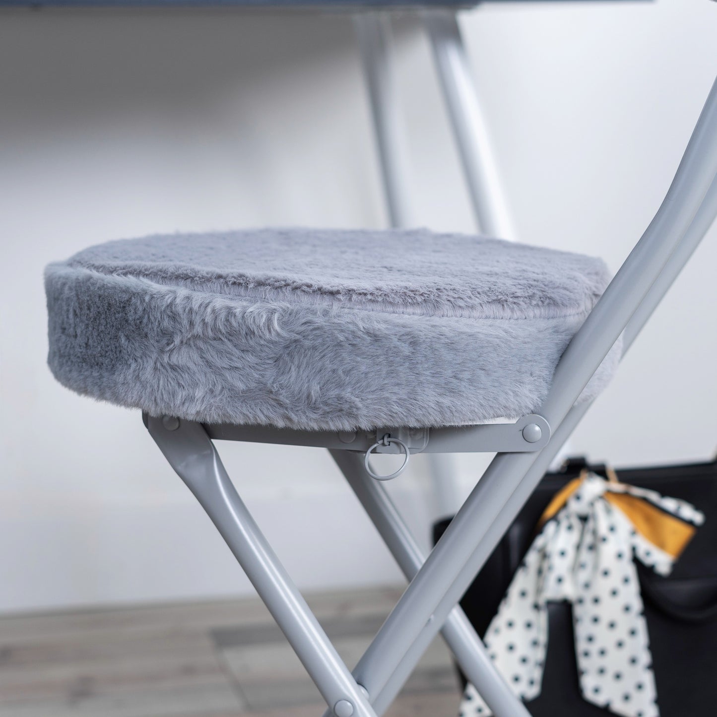 Opvouwbare Bureaustoelen – Klapstoelen – Vergaderstoelen – Vouwstoelen – Werkstoelen – Set Van 8 – Grijs – Met Ronde Leren Zitting En Voetensteun – 49 Cm Zithoogte