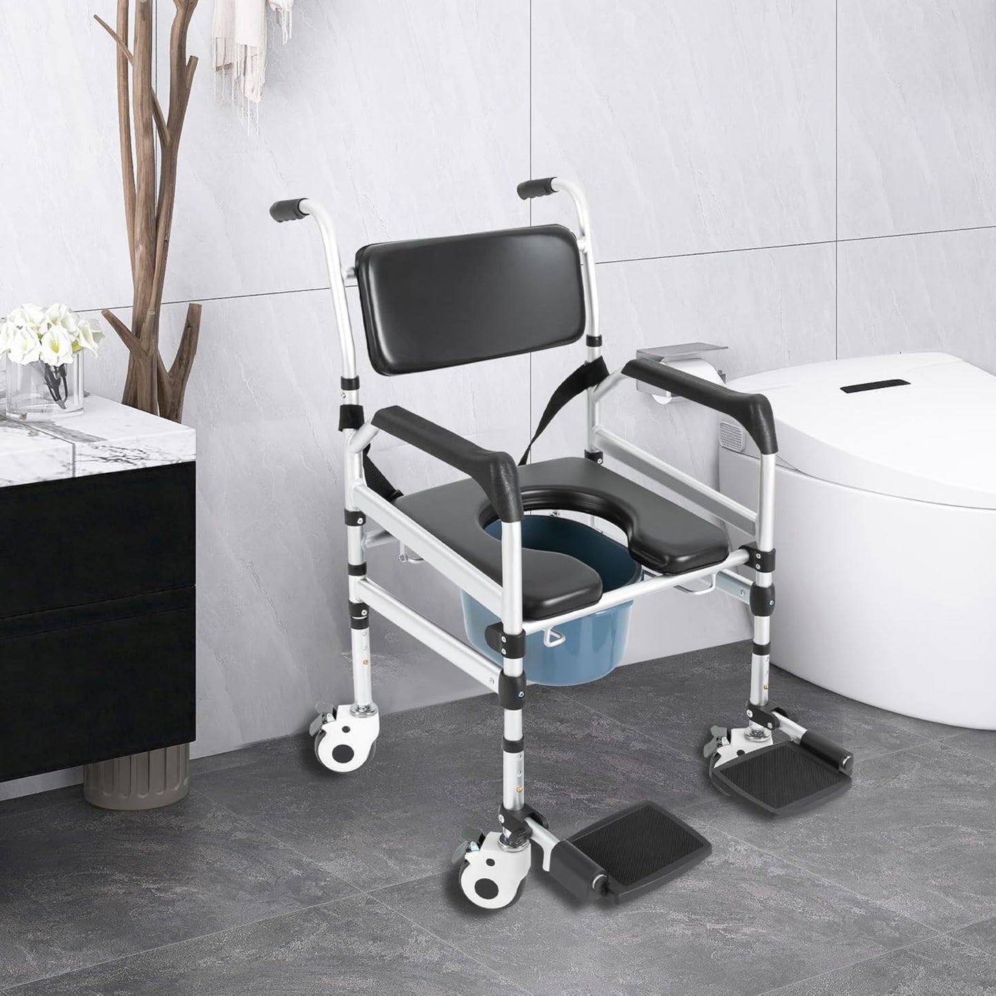 Douchekruk – Douchestoel – Badkruk – Douchezitje – Douche-/Toiletstoel – Verstelbaar In Hoogte – Met 4 Wielen Met Remmen – Met Bidet En Veiligheidsriem – Stevig Metalen Frame Tot 160 kg