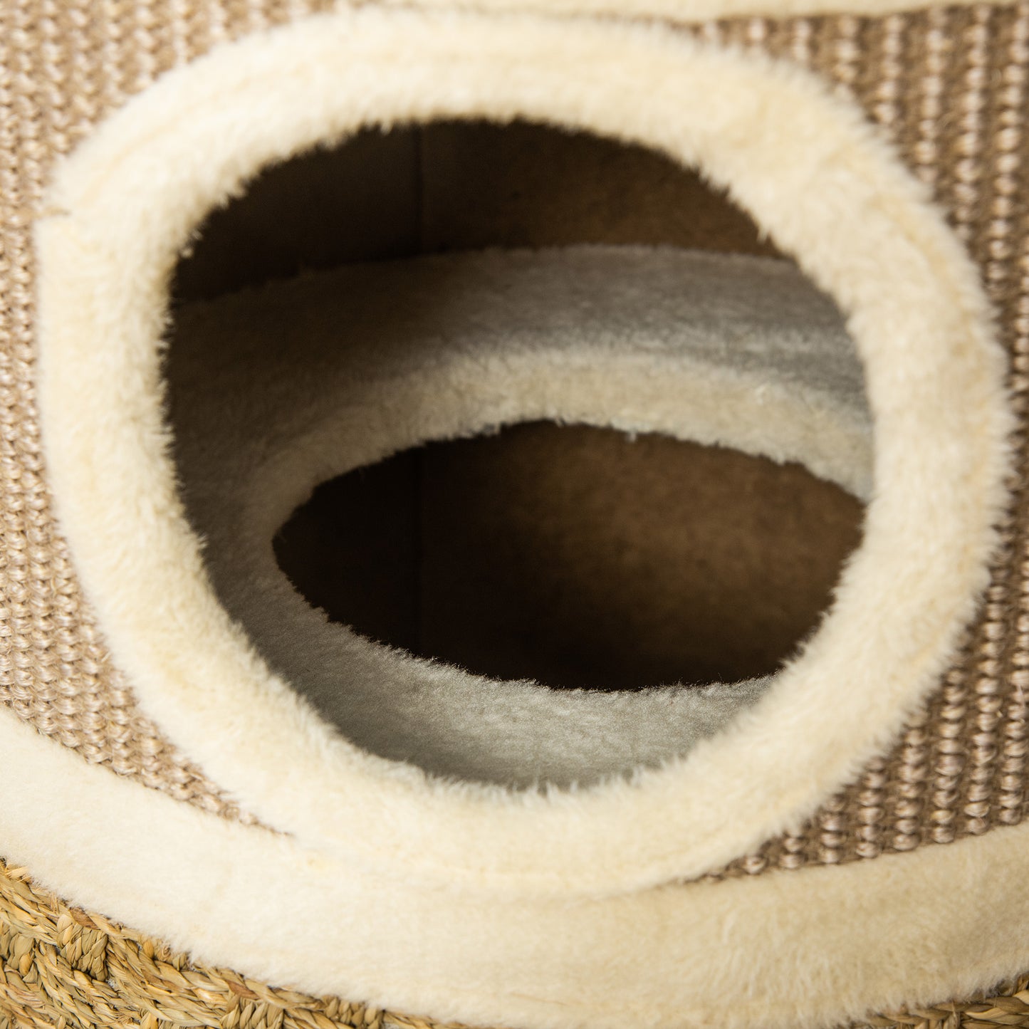 Krabton Kat – Krabpaal Kattenboom – Kattenmeubel Krabpaal – Kattenhuis Klimeiland – Kraboppervlak Sisal – Twee Verdiepingen – Zacht Pluche – Compact 70x37,5x37,5 cm – Khaki Bruin