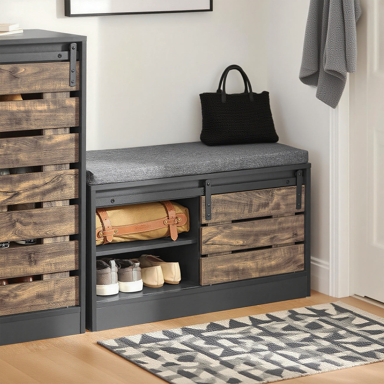 Schoenenrek – Schoenenkast – Schoenenopberger – Schoenenbank – Schoenenmeubel – Hout – Schuifdeuren – Met Zitkussen – Vintage Design – 80x35x48 cm