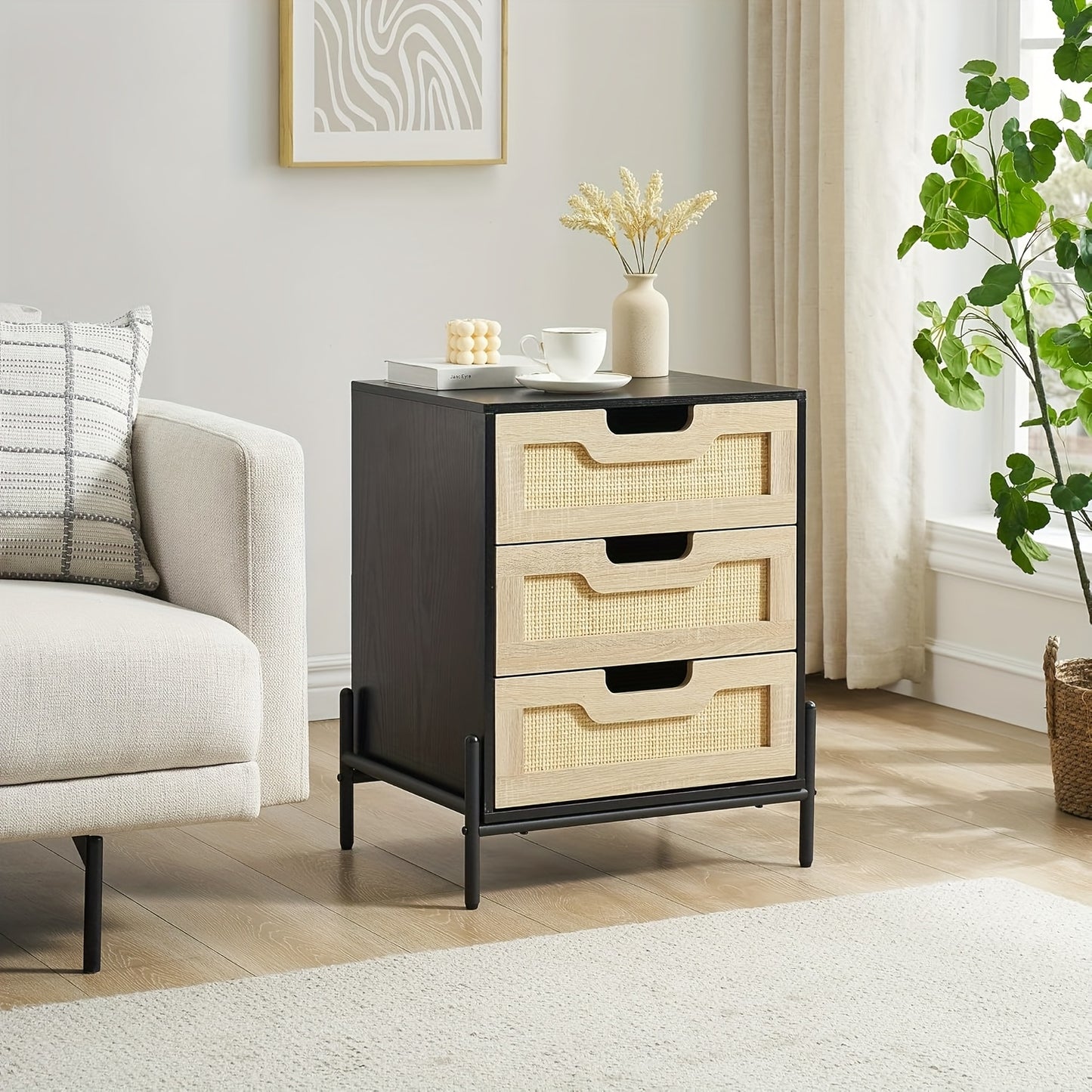Nachtkastje – Nachtkast – Ladekastje – Bijzettafel – Nachtkastje Hout – Boho Rattan Met 3 Lades – Zwart Met Metalen Poten – Groot Opbergvlak