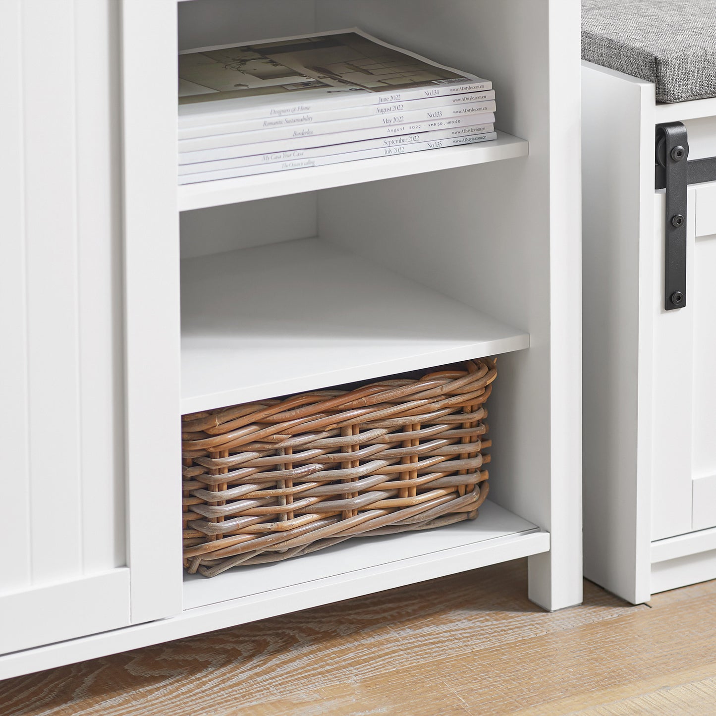 Dressoir – Opbergkast – Kastenmeubel – Kast Met Schuifdeuren – Sideboard – Compact Design 104x35x93 cm – MDF & Vezelplaat