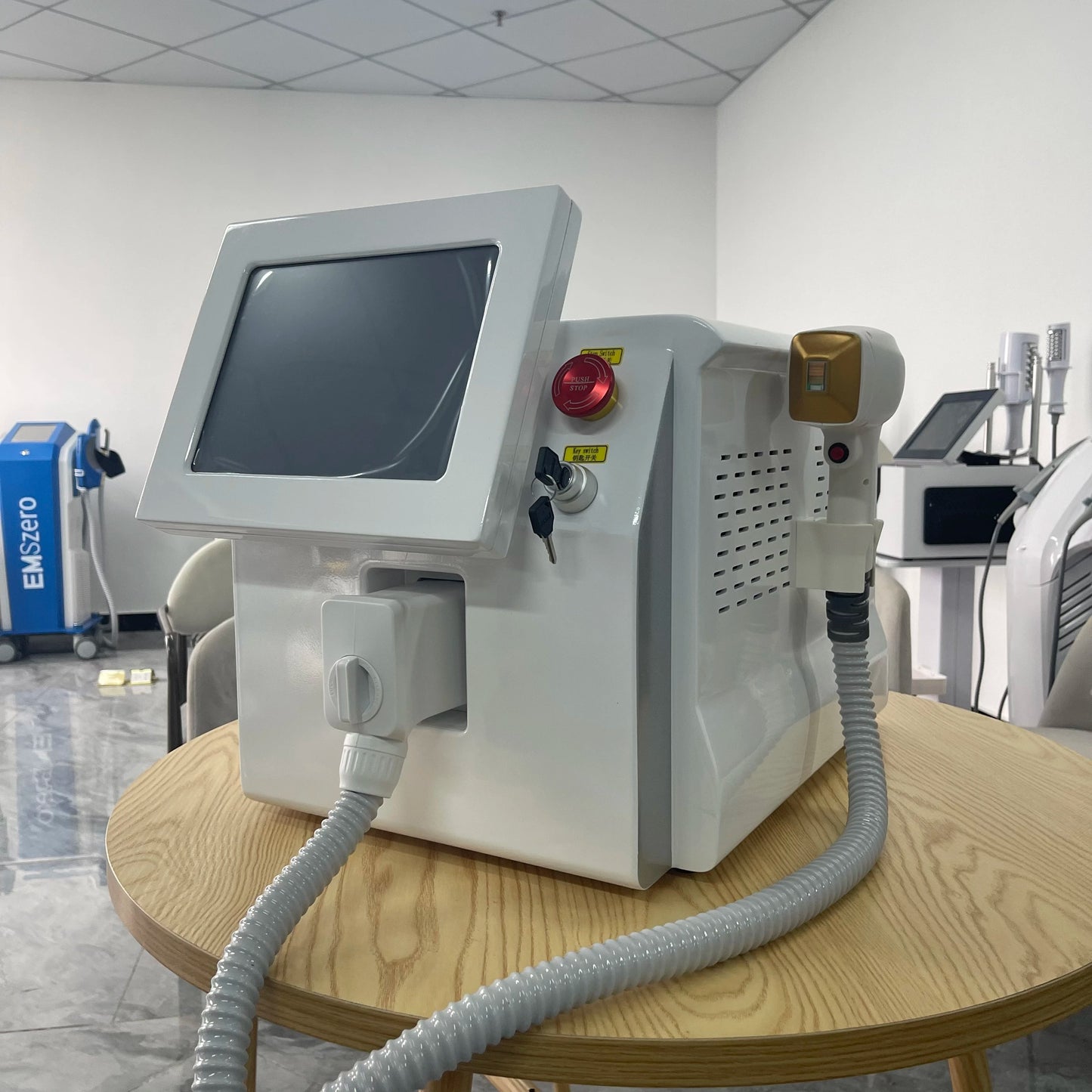 Laserontharingsmachine – Laser Epilator – IPL Ontharing – Permanente Haarverwijdering – Driedubbele Golflengte – 3500W Output